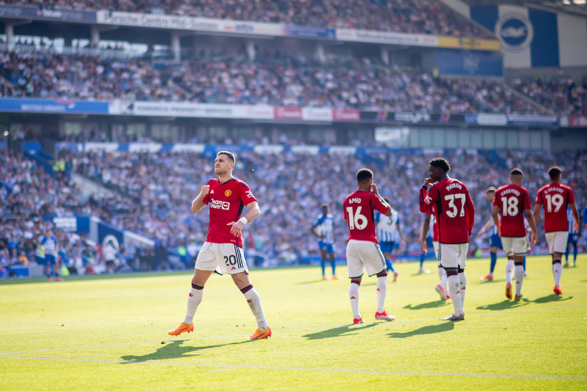 连续21场主场不败，为维拉近48年来最长纪录.