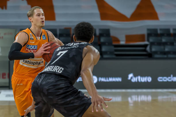 更展现了他 更展现了他